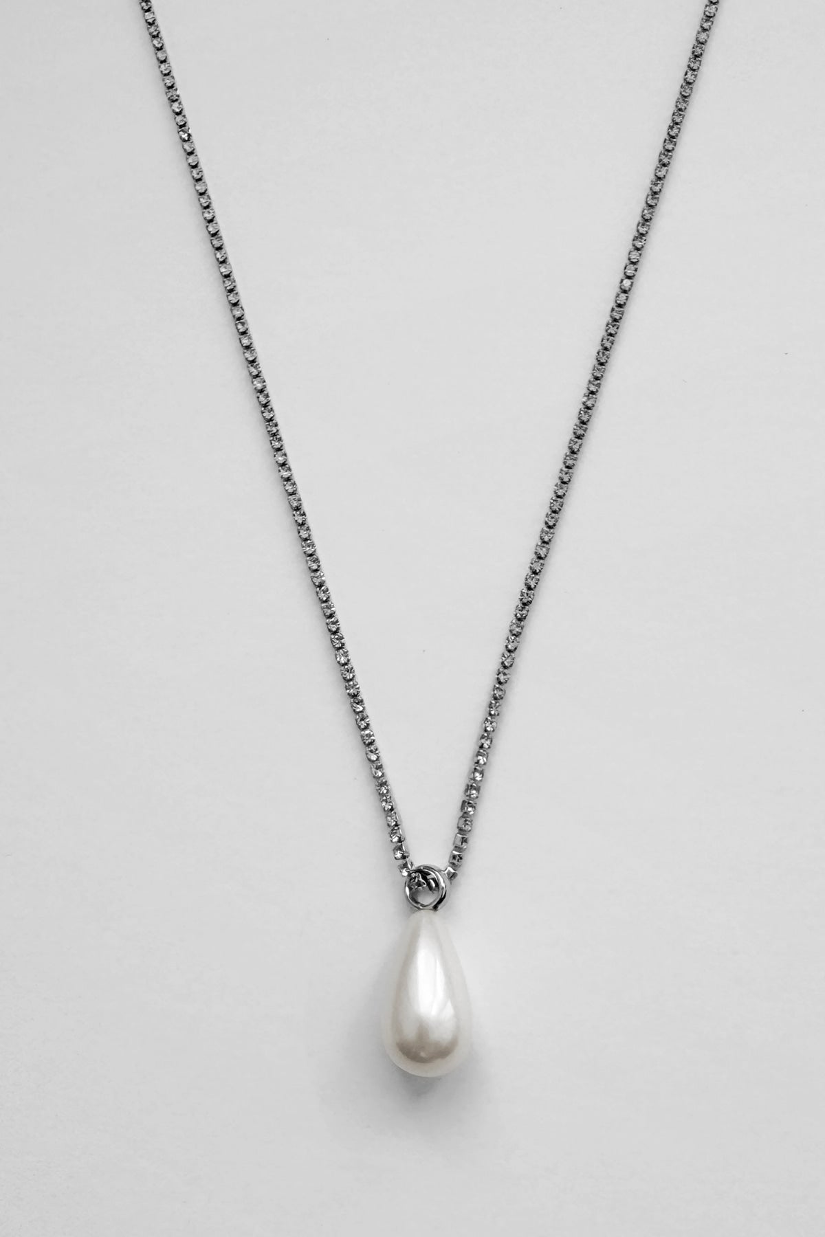 The pearl necklace