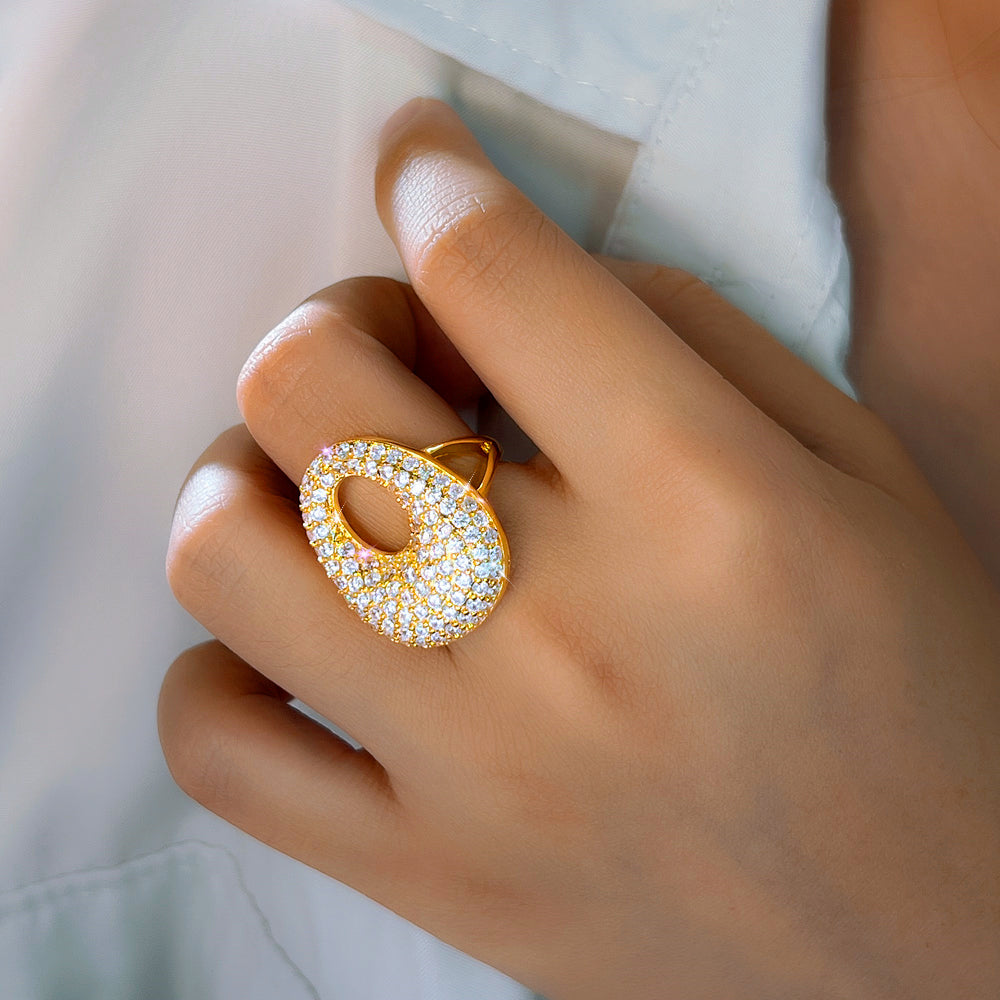 OVAL RING